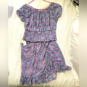 Two piece outfit, sz m, EUC